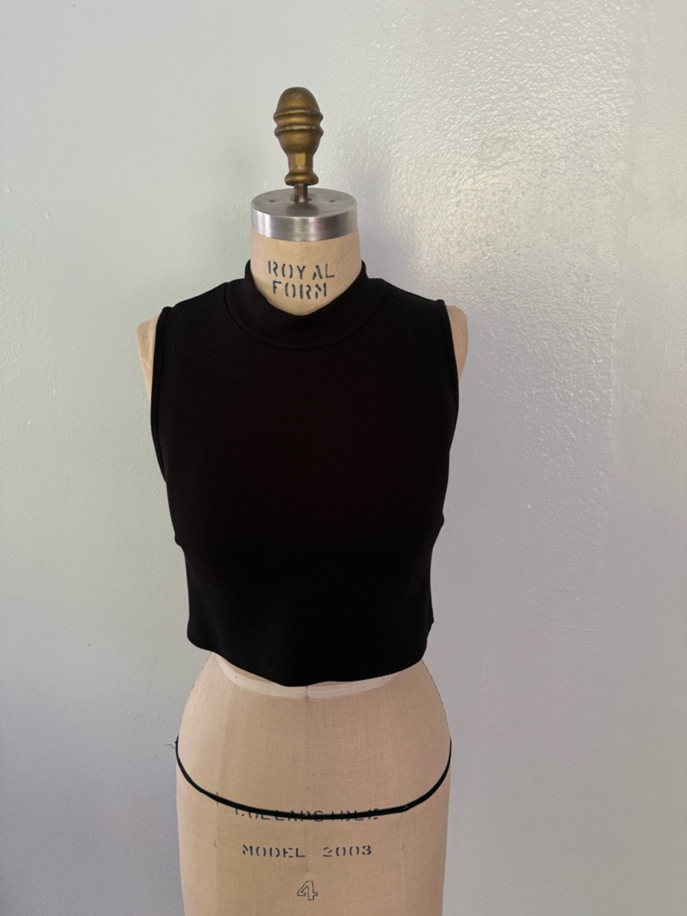 Xhilaration Black Ribbed Mock-Neck Crop Tank